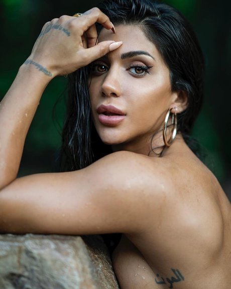 Foto di nudo di fuga di OnlyFans di Deniz Saypinar