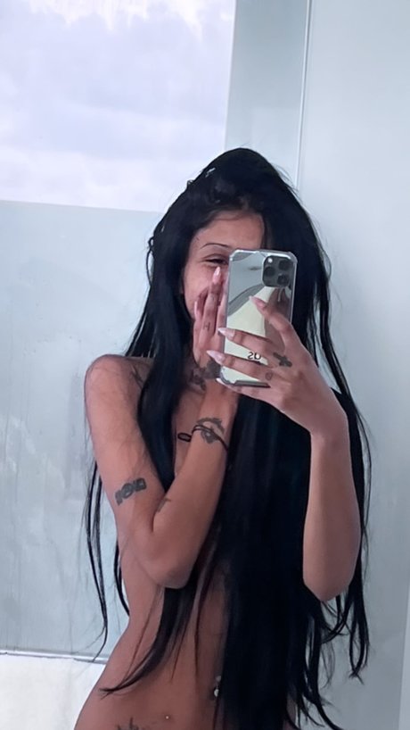 Foto di nudo di fuga di OnlyFans di Andrea Cervantes