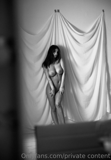 Foto di nudo di fuga di OnlyFans di Daniella Papadopoulos