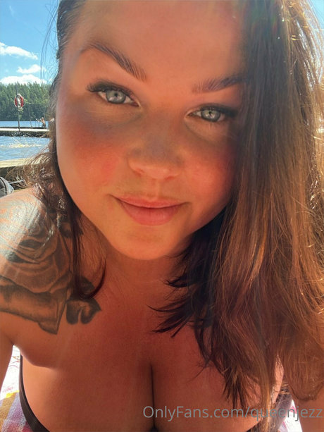 Foto di nudo di fuga di OnlyFans di Queenjezz