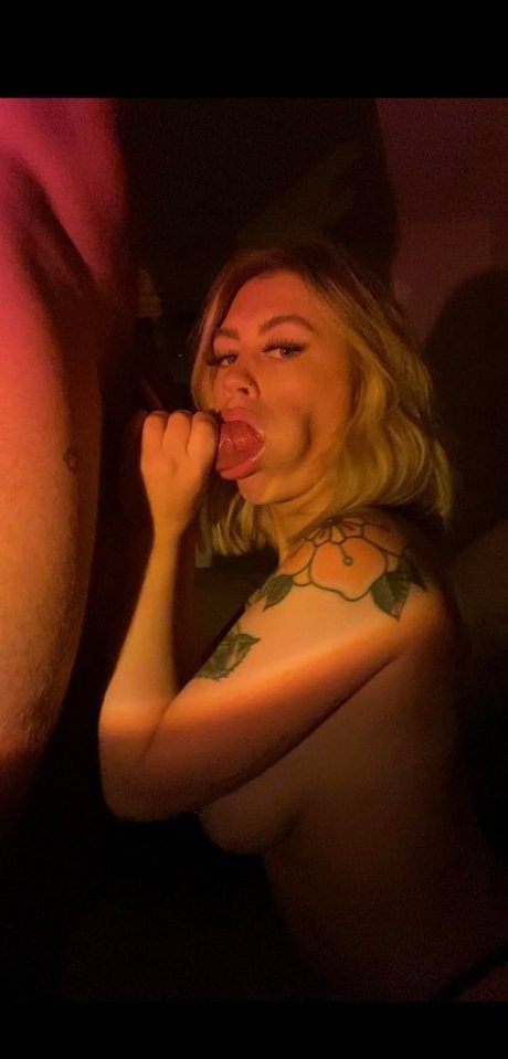 Foto di nudo di fuga di OnlyFans di Maisy