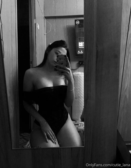 Foto di nudo di fuga di OnlyFans di Cutie Lana