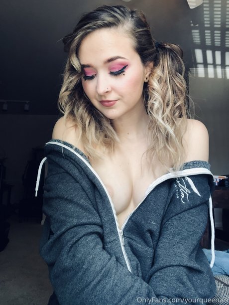 Foto di nudo di fuga di OnlyFans di Yourqueenals