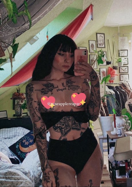 Foto di nudo di fuga di OnlyFans di Hernamewasloneliness