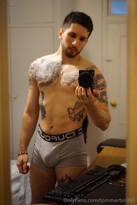 Foto di nudo di fuga di OnlyFans di Tommartin995