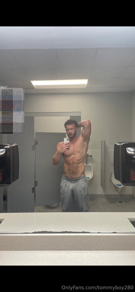 Foto di nudo di fuga di OnlyFans di Tommyboy280
