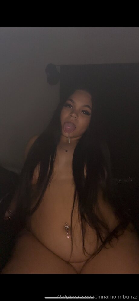 Foto di nudo di fuga di OnlyFans di Cinnamonnbunzz