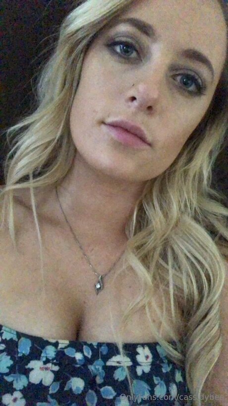 Foto di nudo di fuga di OnlyFans di Cassidybee