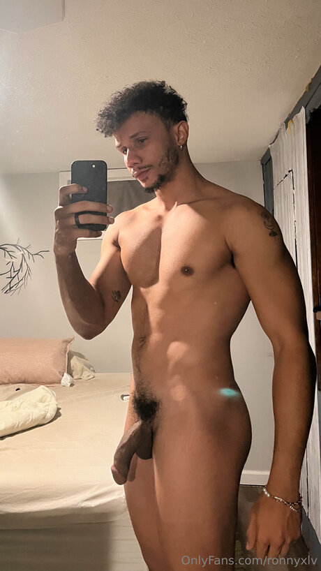 Foto di nudo di fuga di OnlyFans di Ronnyxlv