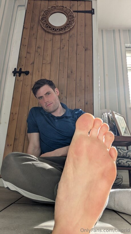 Foto di nudo di fuga di OnlyFans di Tworld