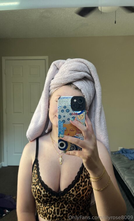 Foto di nudo di fuga di OnlyFans di Izzyynicolee
