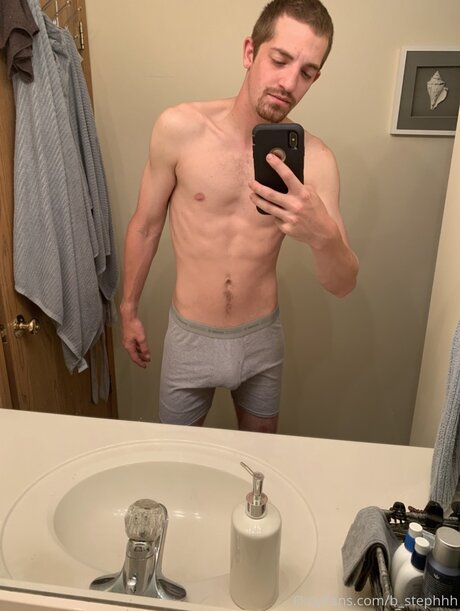 Foto di nudo di fuga di OnlyFans di B Stephhh