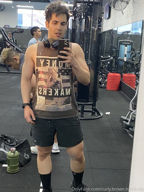 Curly Brown Hairdude