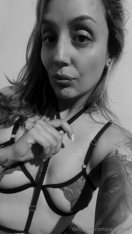 Foto di nudo di fuga di OnlyFans di Pauliiwres