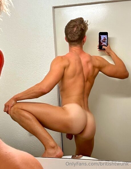 Foto di nudo di fuga di OnlyFans di Britishtwunk