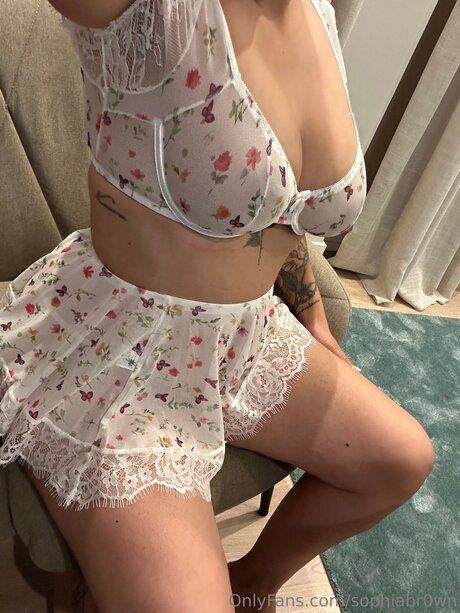 Foto di nudo di fuga di OnlyFans di Sophiabr0wn