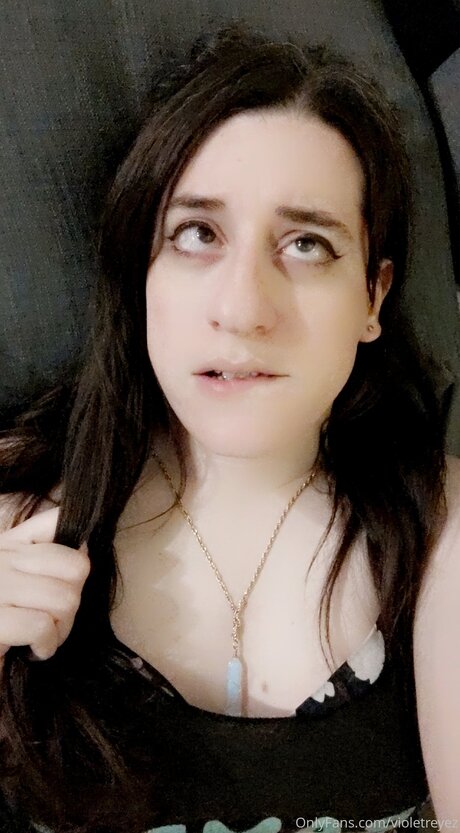 Foto di nudo di fuga di OnlyFans di Violetreyez