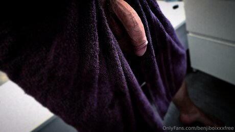 Foto di nudo di fuga di OnlyFans di Benjiboixxxfree
