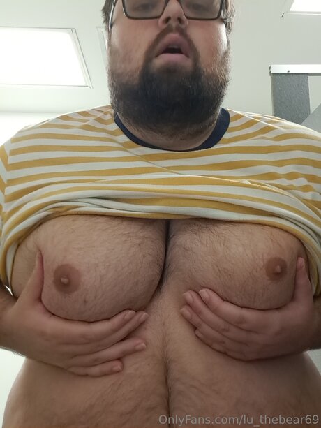 Foto di nudo di fuga di OnlyFans di Lu Thebear69