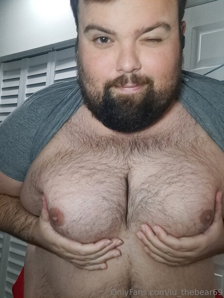 Foto di nudo di fuga di OnlyFans di Lu Thebear69