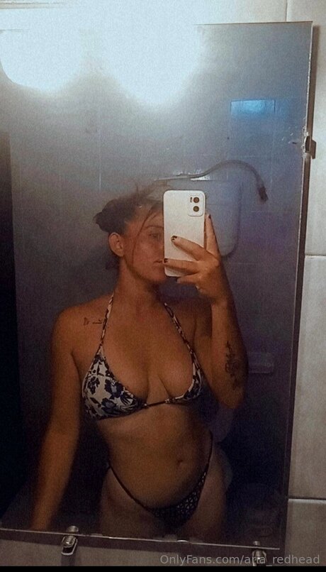 Foto di nudo di fuga di OnlyFans di Aria Redhead