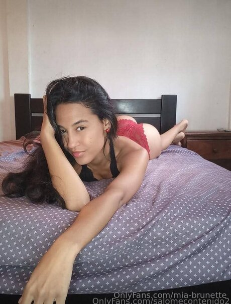 Foto di nudo di fuga di OnlyFans di Mia Brunette