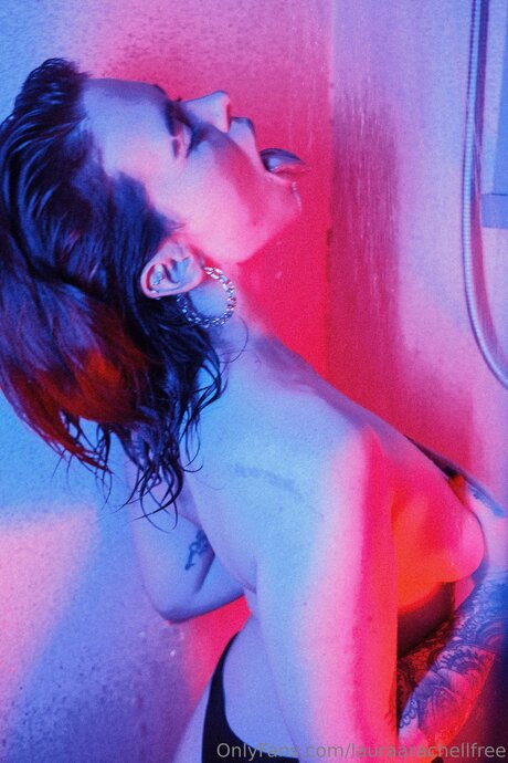 Raeeloraafree
