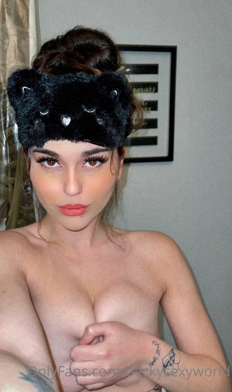 Foto di nudo di fuga di OnlyFans di Rebecca Stpierre