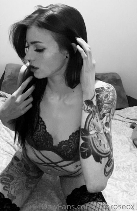 Foto di nudo di fuga di OnlyFans di Tara Rose