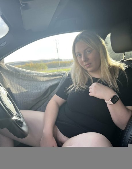 Foto di nudo di fuga di OnlyFans di Charlotte Morgan