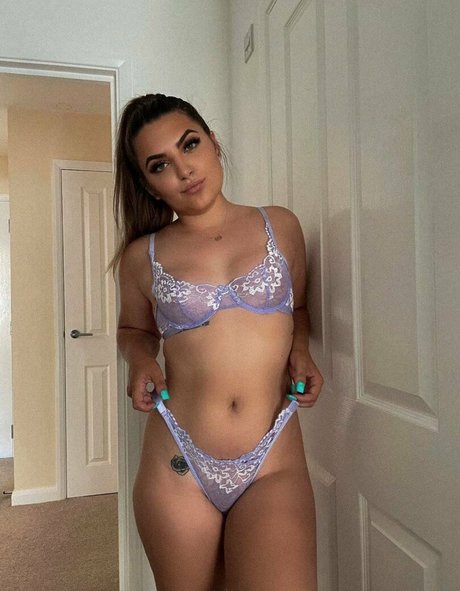 Foto di nudo di fuga di OnlyFans di Annie Charlotte