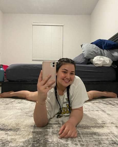 Foto di nudo di fuga di OnlyFans di Nedi Martinez