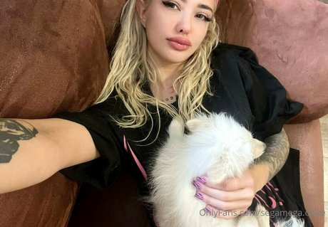 Foto di nudo di fuga di OnlyFans di Segamega Drive
