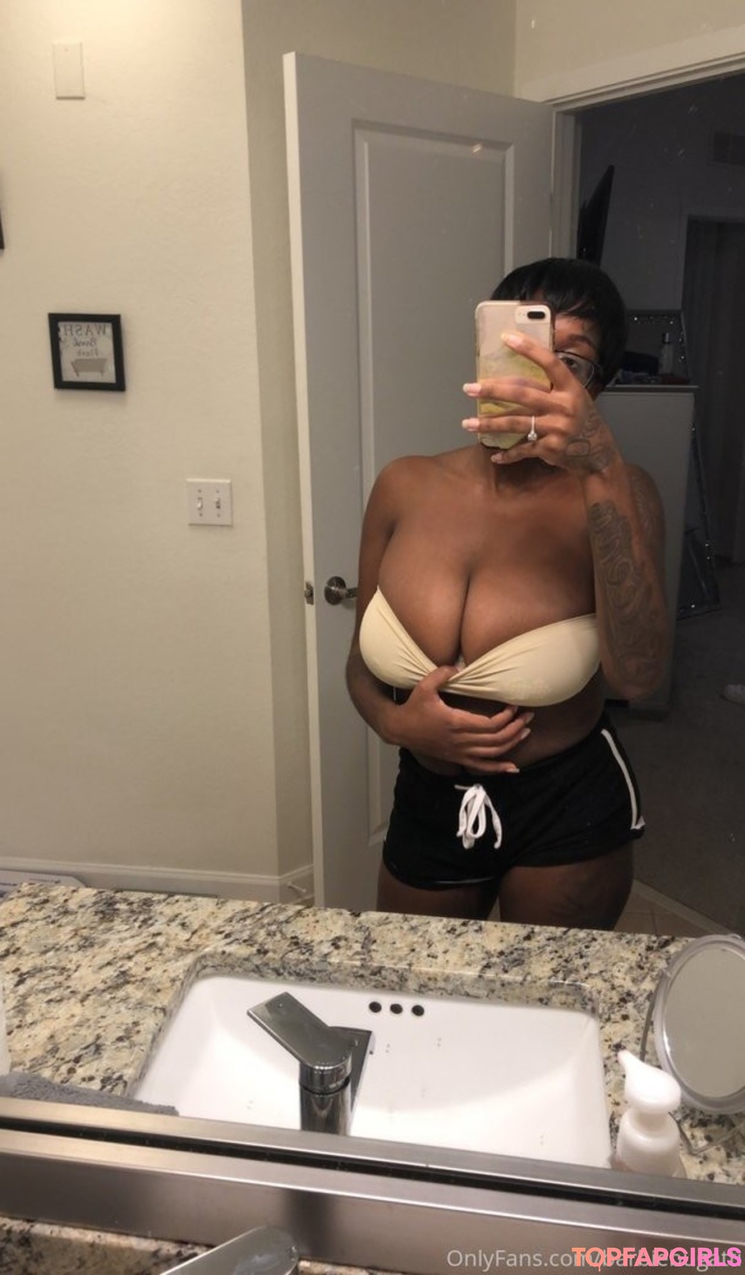 Foto di nudo di fuga di OnlyFans di Barbie Bugatti #1088