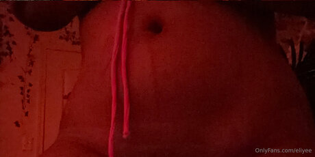 Foto di nudo di fuga di OnlyFans di Eliyee