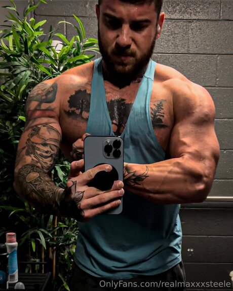 Foto di nudo di fuga di OnlyFans di Realmaxxxsteele