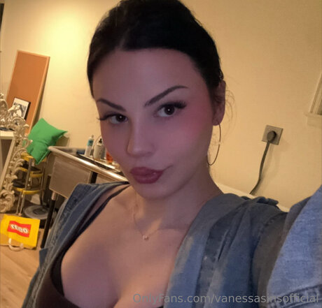 Vanessasinsofficial