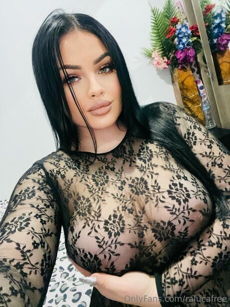 Foto di nudo di fuga di OnlyFans di Ralucafree