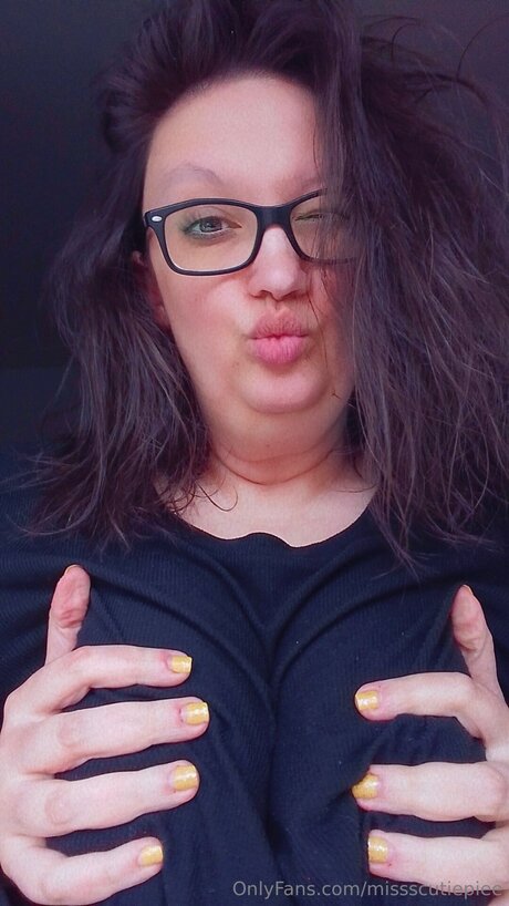 Foto di nudo di fuga di OnlyFans di Missscutiepiee
