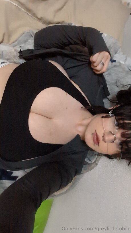 Foto di nudo di fuga di OnlyFans di Greylittlerobin