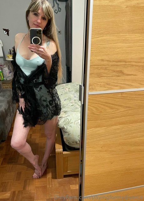Foto di nudo di fuga di OnlyFans di Innocent Until Wet