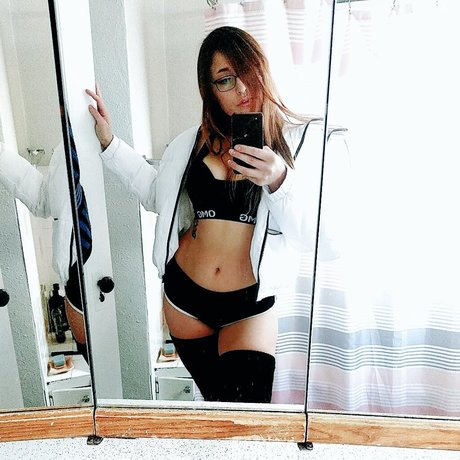 Foto di nudo di fuga di OnlyFans di Tillyxluna