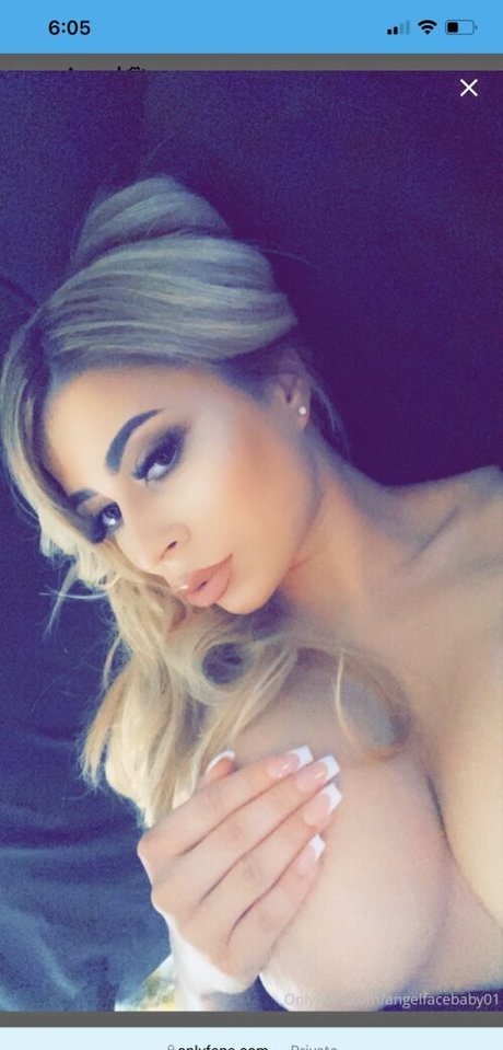 Foto di nudo di fuga di OnlyFans di Angelfacebaby01