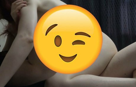 Foto di nudo di fuga di OnlyFans di Thezenzer0