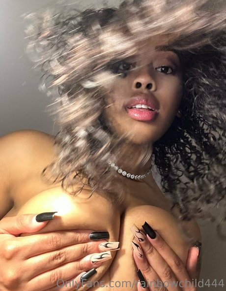 Foto di nudo di fuga di OnlyFans di Goddess Honey 777