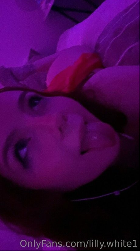 Foto di nudo di fuga di OnlyFans di Lilly