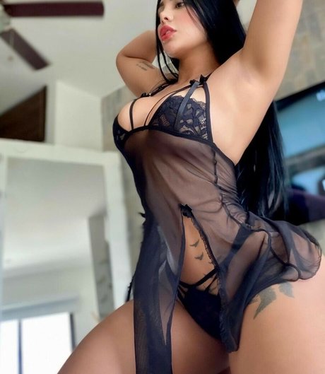 Foto di nudo di fuga di OnlyFans di Carovelez Betancourth