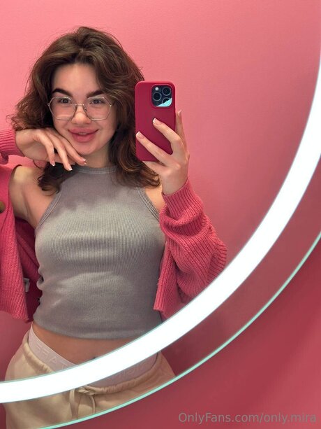 Foto di nudo di fuga di OnlyFans di Only Mira
