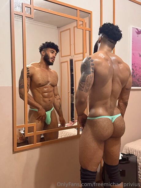 Foto di nudo di fuga di OnlyFans di Freemichaelprivius