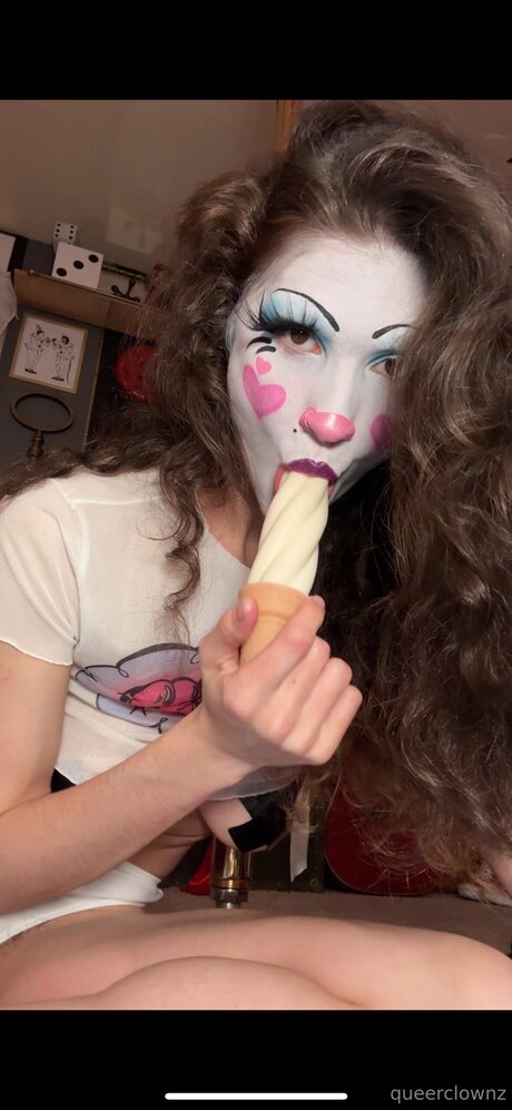Foto di nudo di fuga di OnlyFans di Queerclownzfree